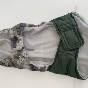 Reebok Dog Coat Size Small. Used a couple of times, too big for dog.
